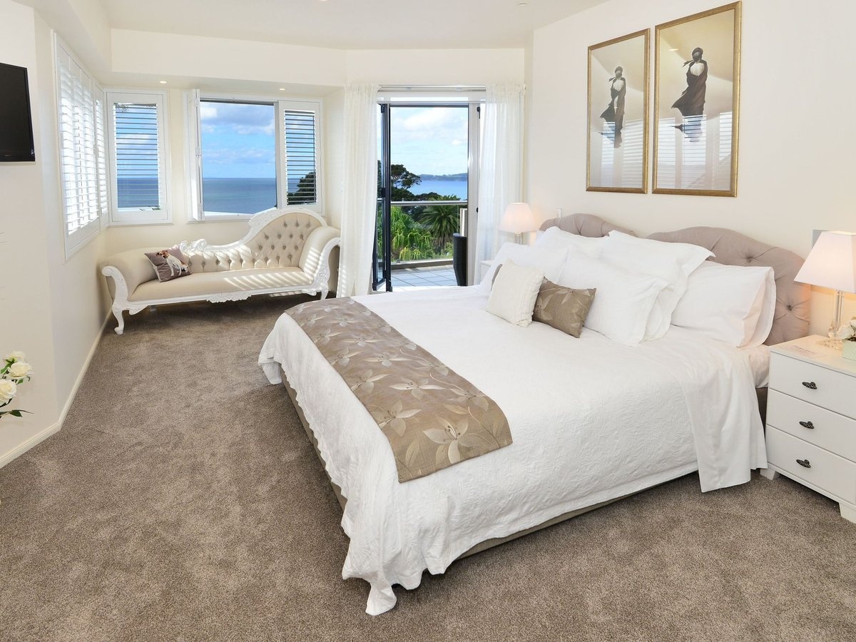 Ocean View Luxury B&B, Red Beach