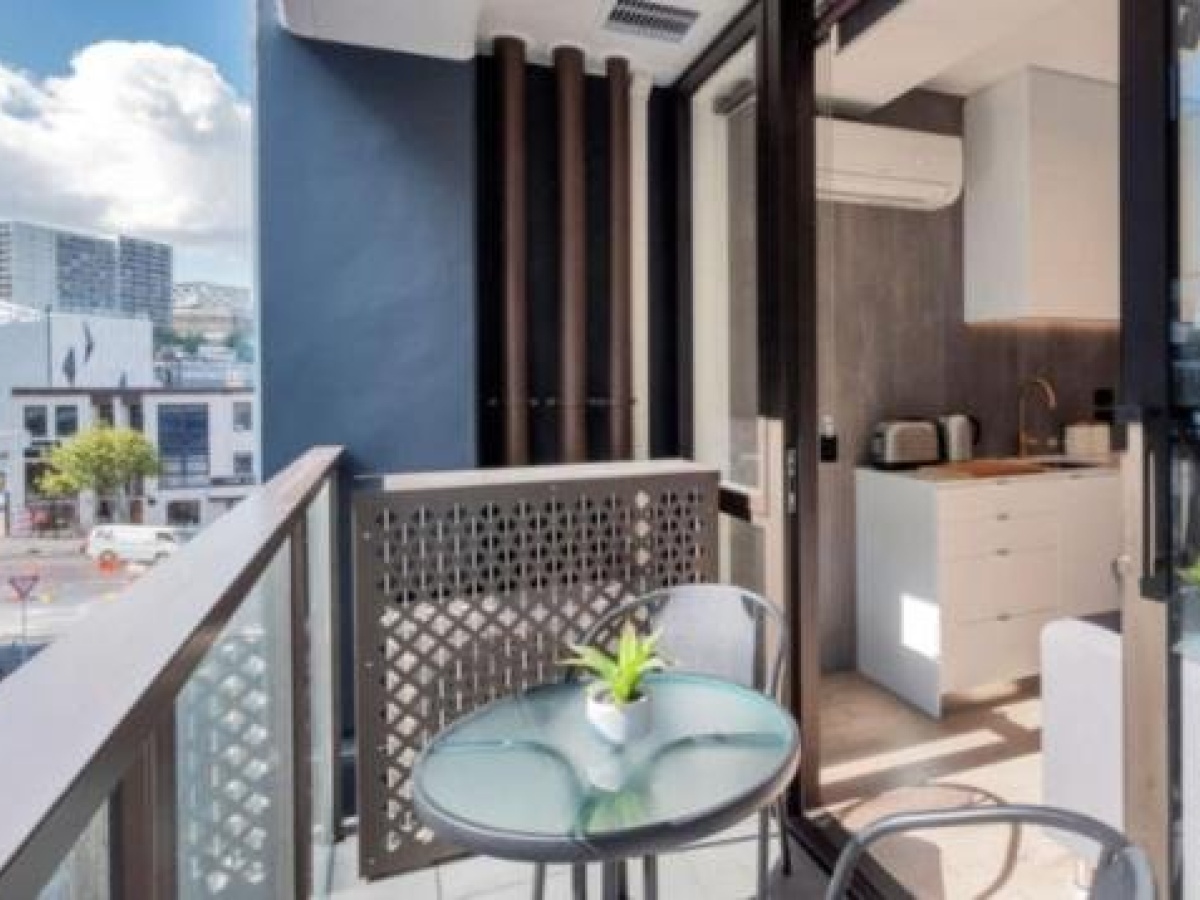 Modern and chic apt at Melbourne city, West Melbourne