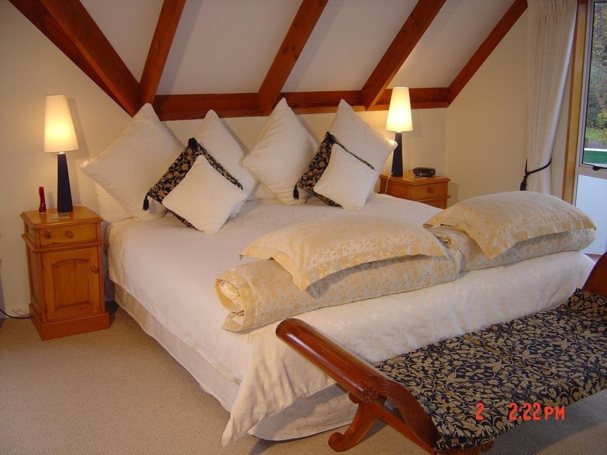 Cairns Adventure Lodge – includes All Meals served in the Dining Hall