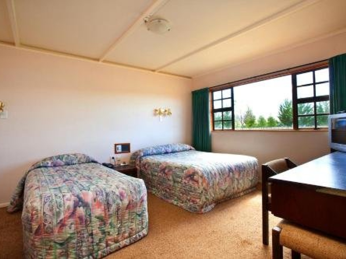 County Lodge Motor Inn