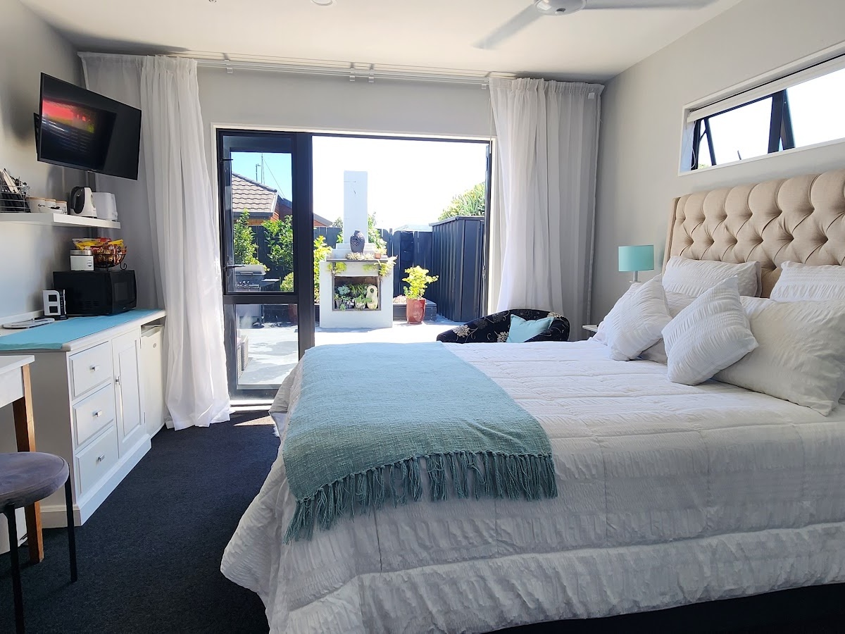 Sunkist B & B