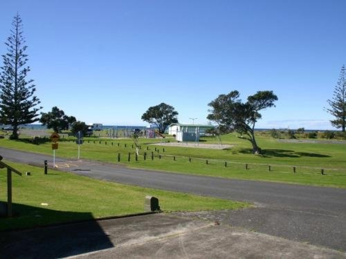 Mollymook Ocean View Motel Reward Long Stays – Over 18’s Only