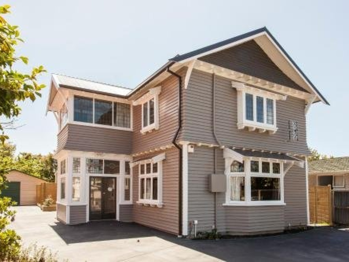 HomeHotel-Urban retreat in secure boutique block