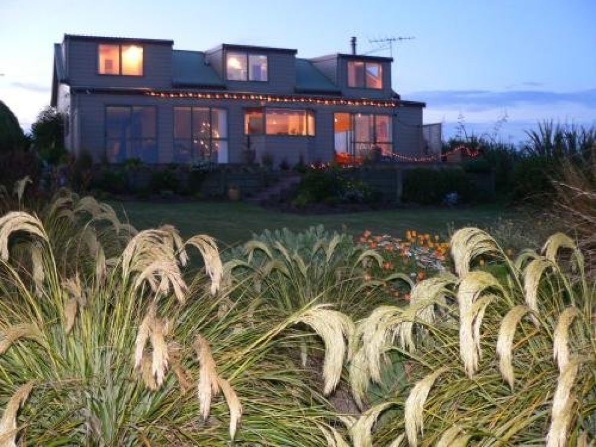 Mollymook Luxury Beachfront Apartment 3