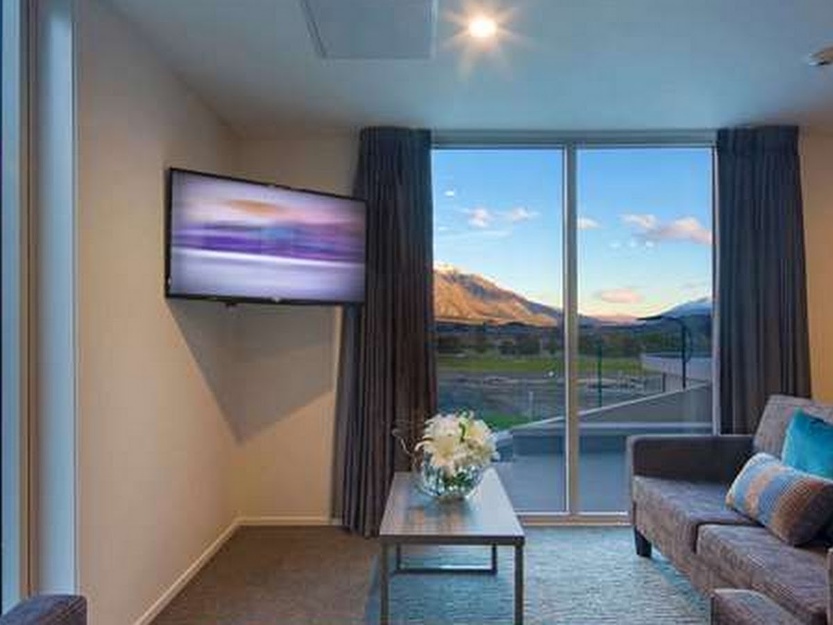 Ramada Suites by Wyndham Queenstown Remarkables Park, Remarkables Park;Frankton