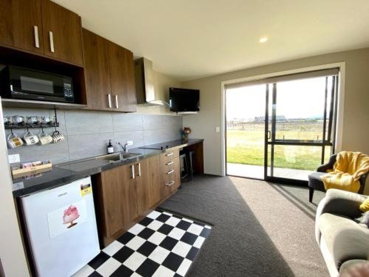 Breeze Beachfront Apartments