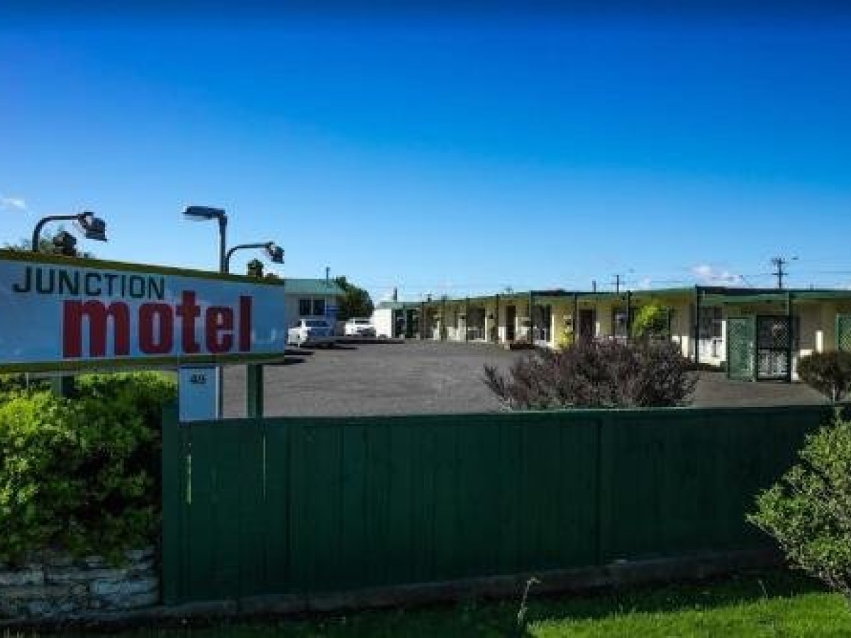Jump Inn Alice Budget Accommodation