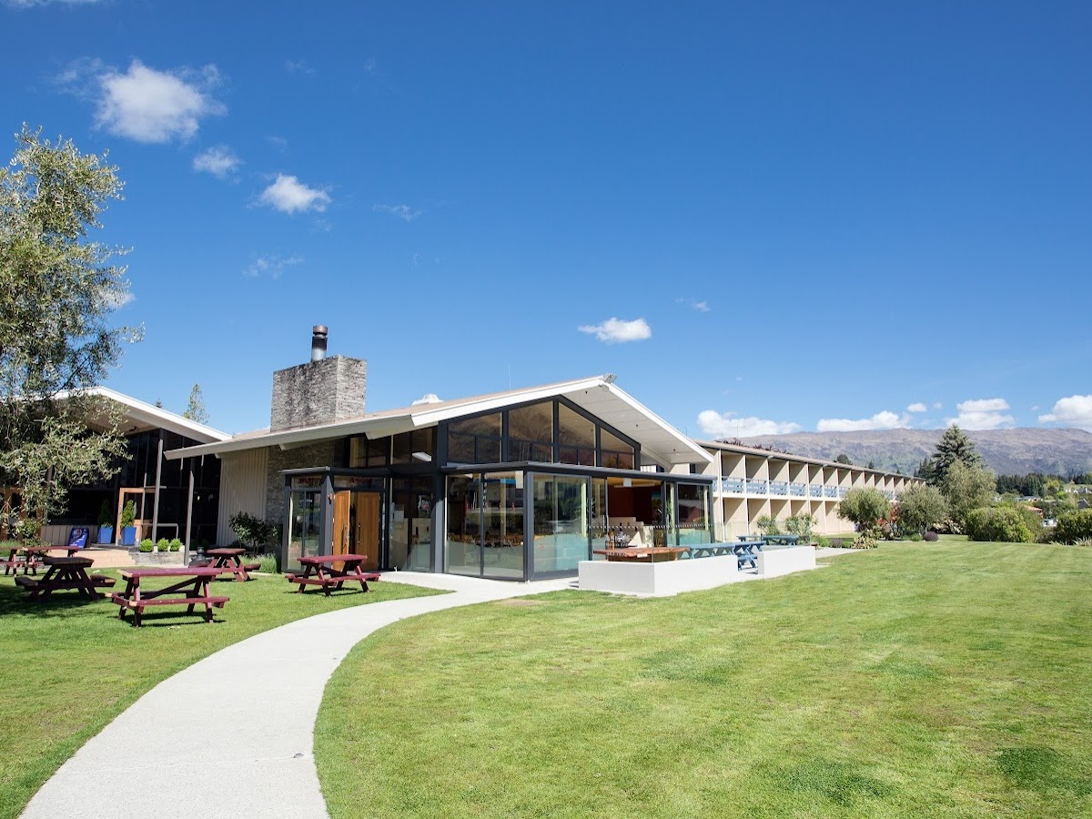 Wanaka Hotel