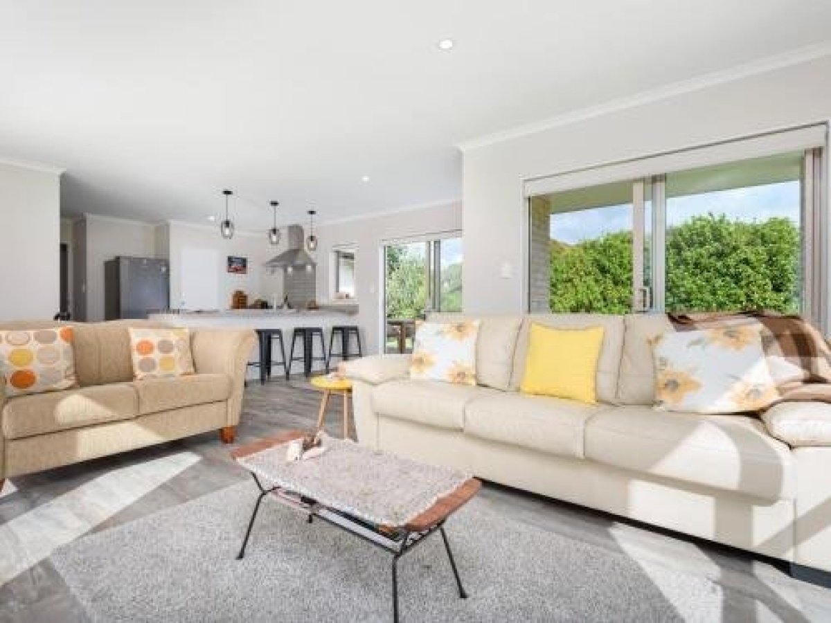 Modern Cosy 2BR Apt Next to Beach!