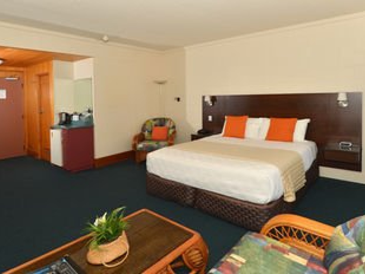 COMFORT INN & SUITES BEACHES