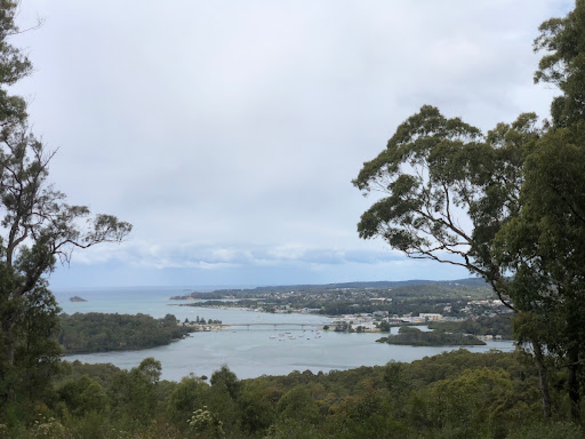 Holmes lookout