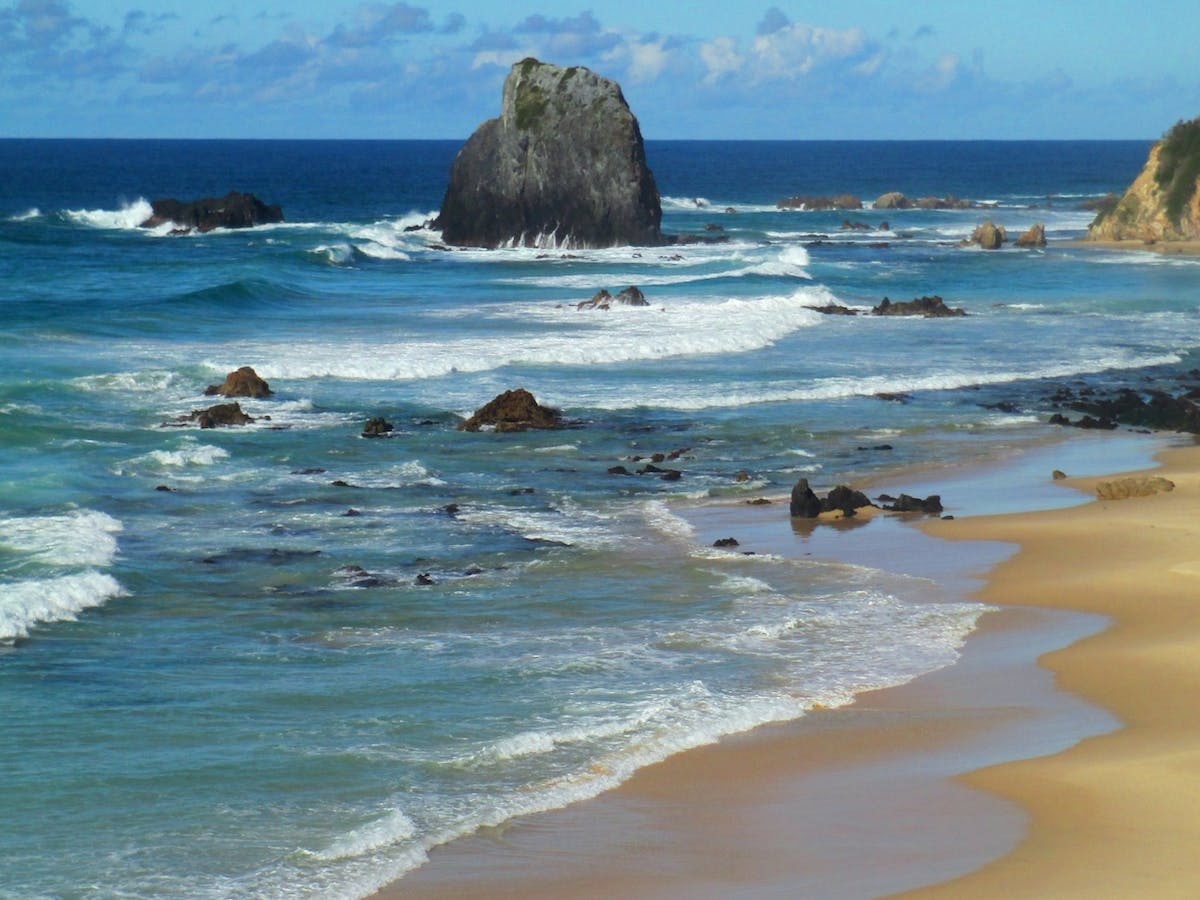 Glasshouse Rocks and Pillow Lava