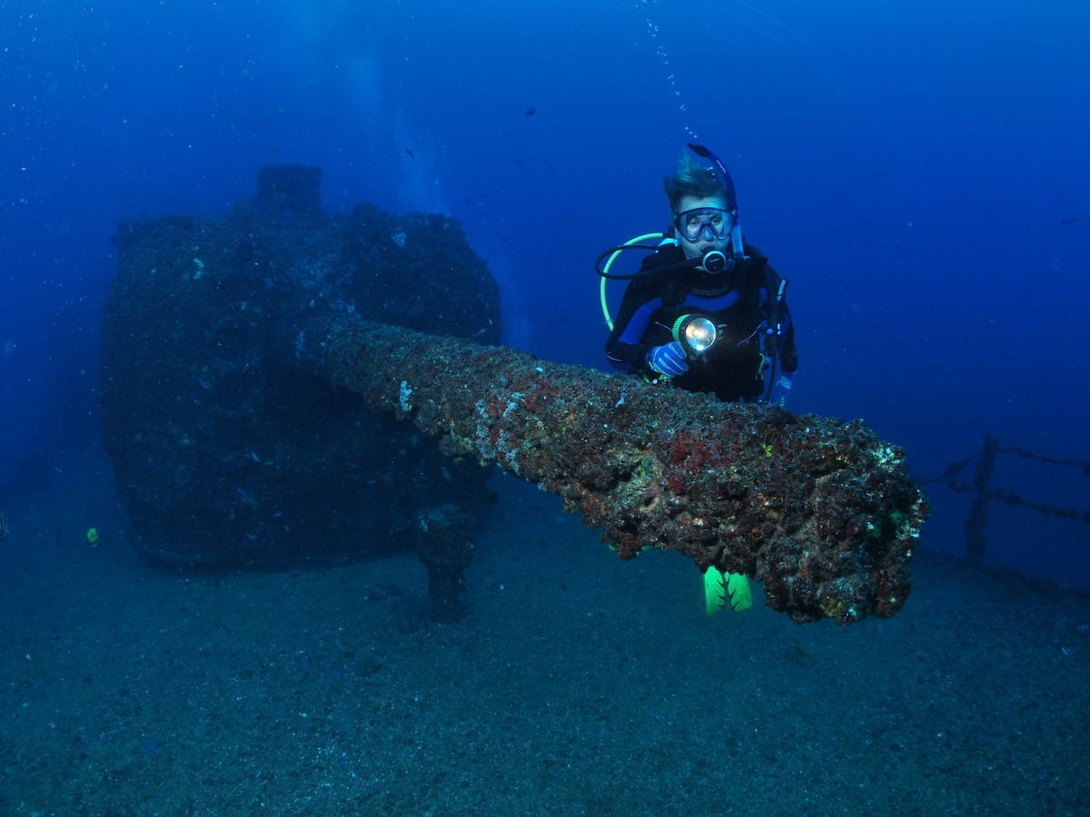 HMAS Brisbane Dive Site