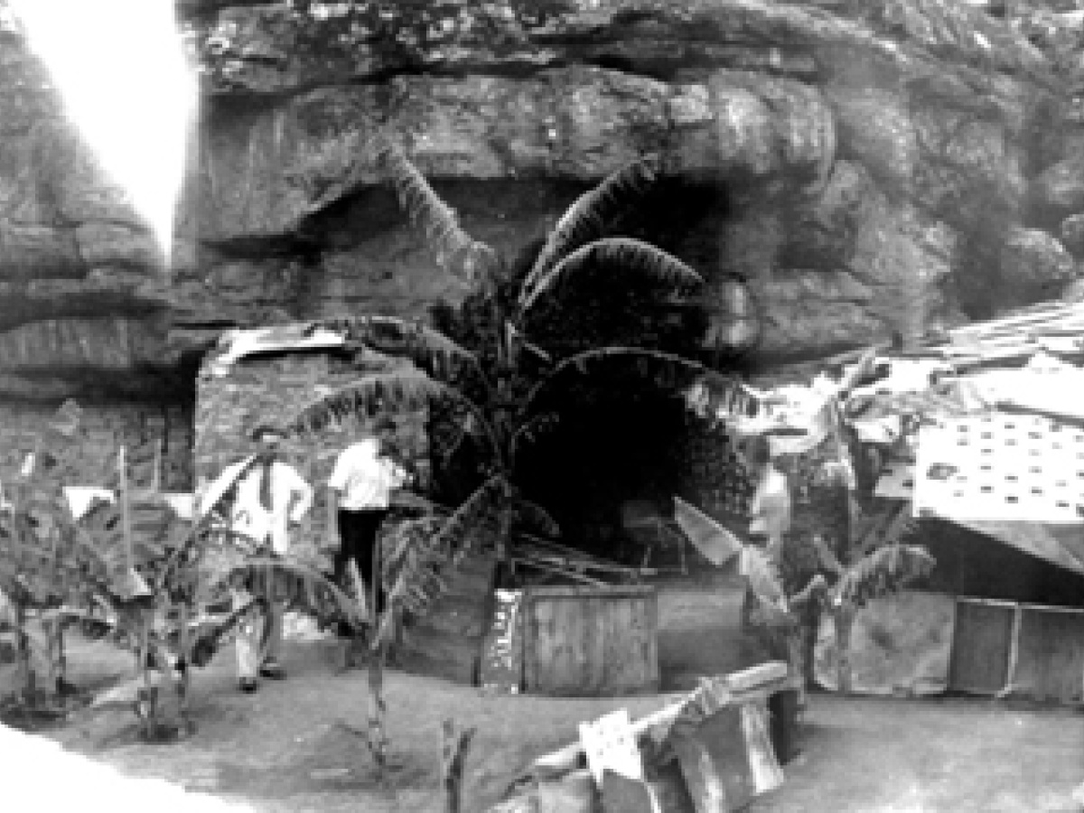 Hermit’s Cave and Scenic Lookout