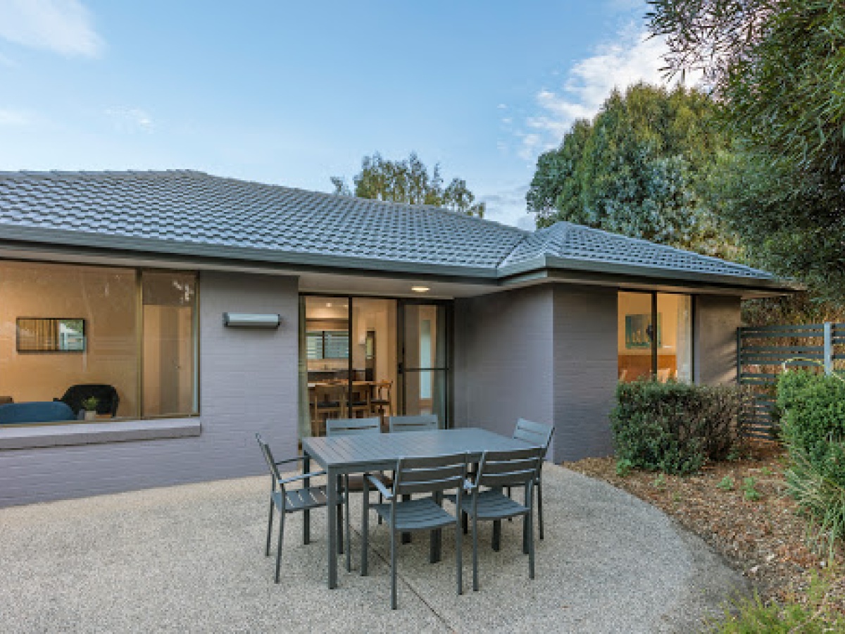 Three Mile Valley, Wyndham