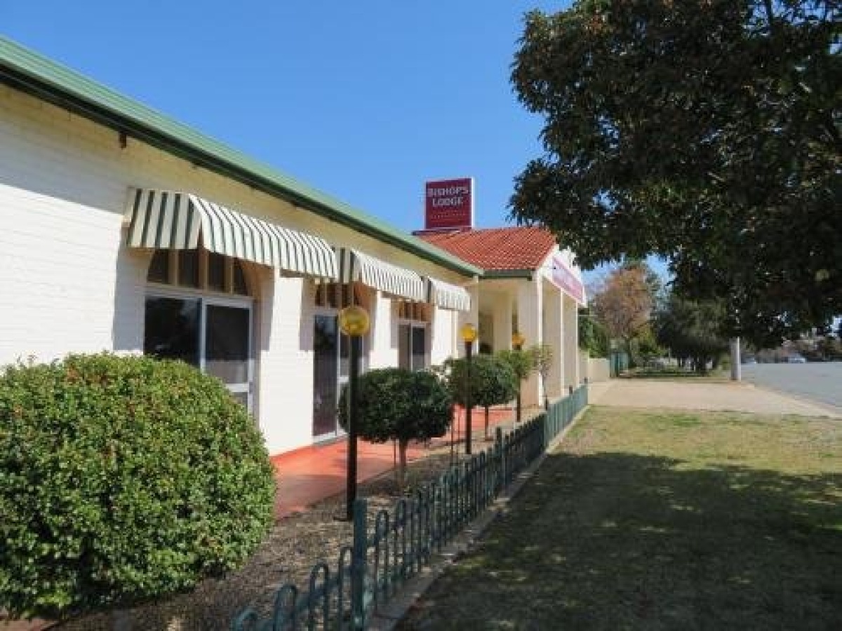 Bishops Lodge Narrandera photo