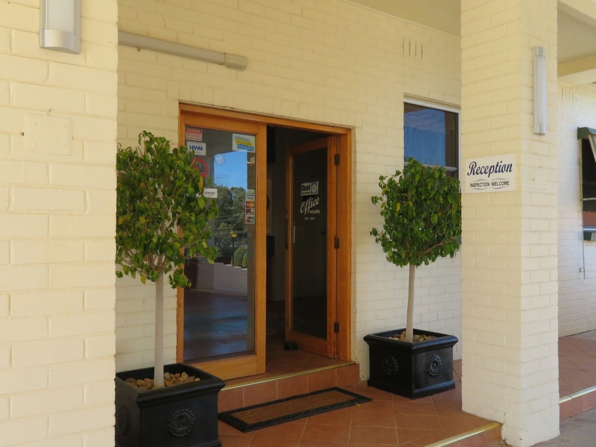 Bishops Lodge Narrandera photo