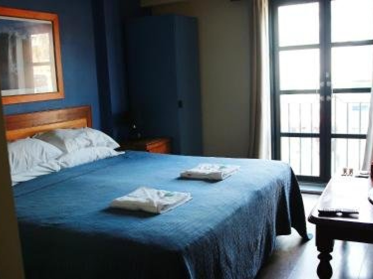 Boardrider Backpackers and Budget Motel photo
